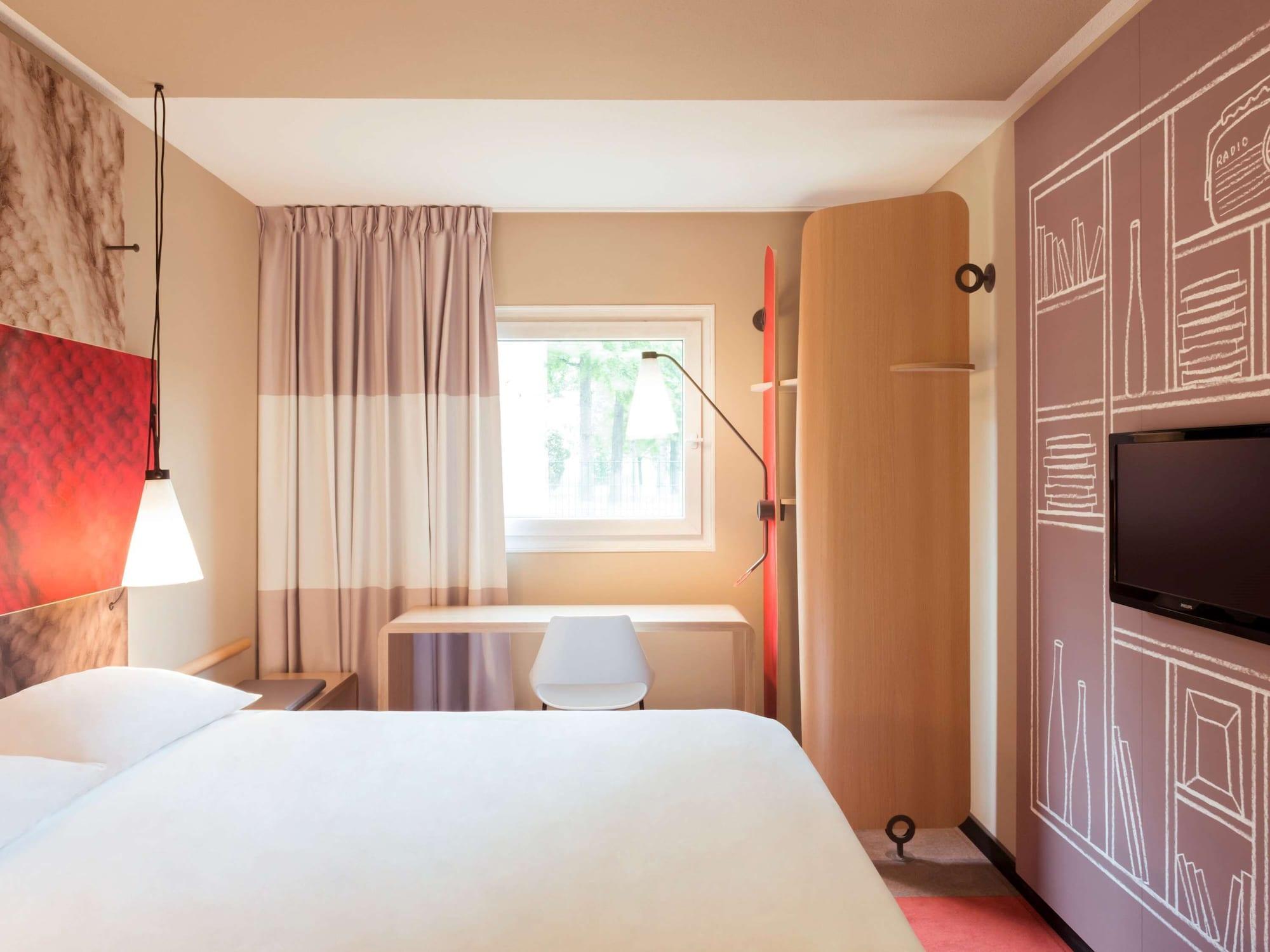 Ibis Sion